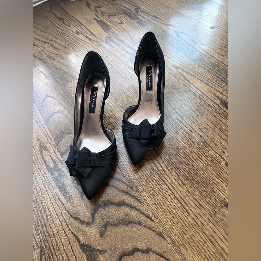 Nina New York Black Satin Now Detail Kitten Heels Size 7.5
